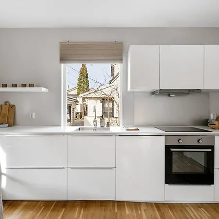 Cozy 2-bedroom Near Centre برغن