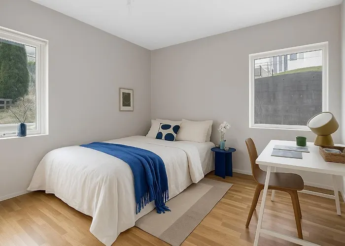 Cozy 2-bedroom Near Centre شقة