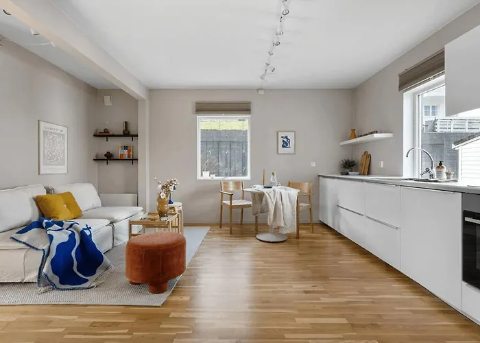 Cozy 2-bedroom Near Centre شقة برغن